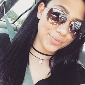 Meet your Posher, Ashley